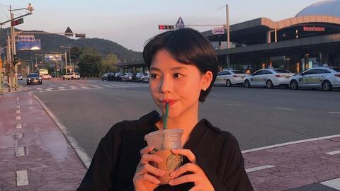 韩国女孩新爆料视频播放,揭秘娱乐圈惊人内幕! 第2张 韩国女孩新爆料视频播放,揭秘娱乐圈惊人内幕! 第2张